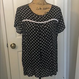 NWT Short sleeve crewneck black & white print top